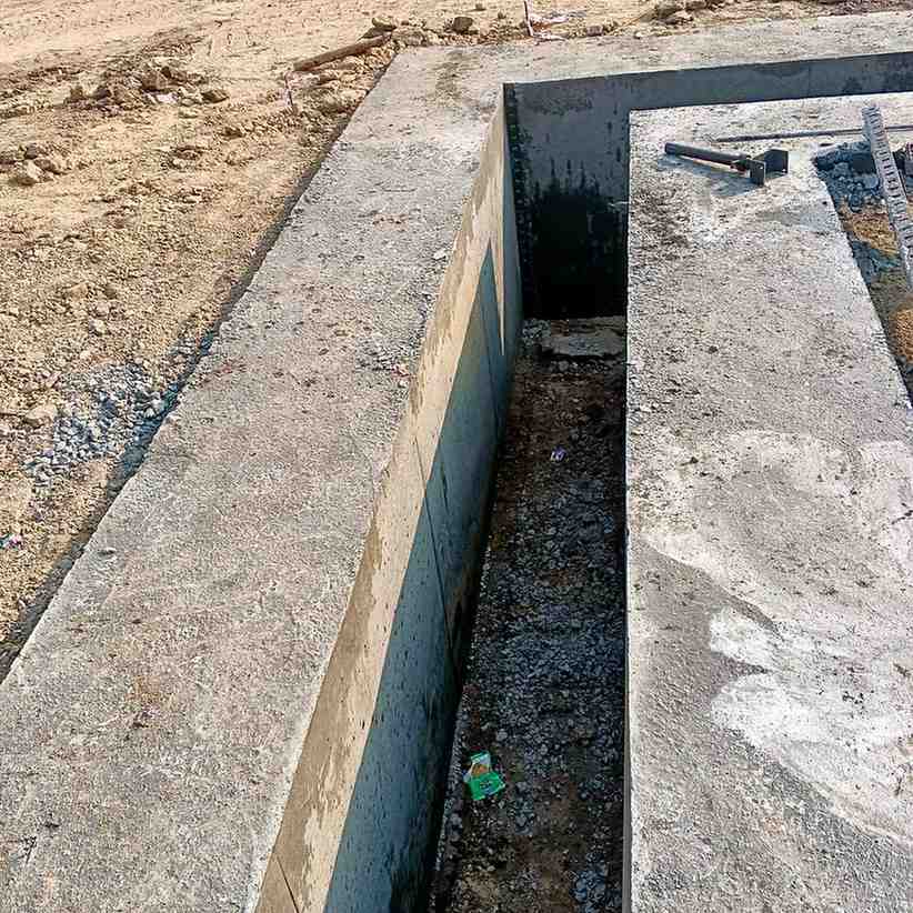 Guide wall construction